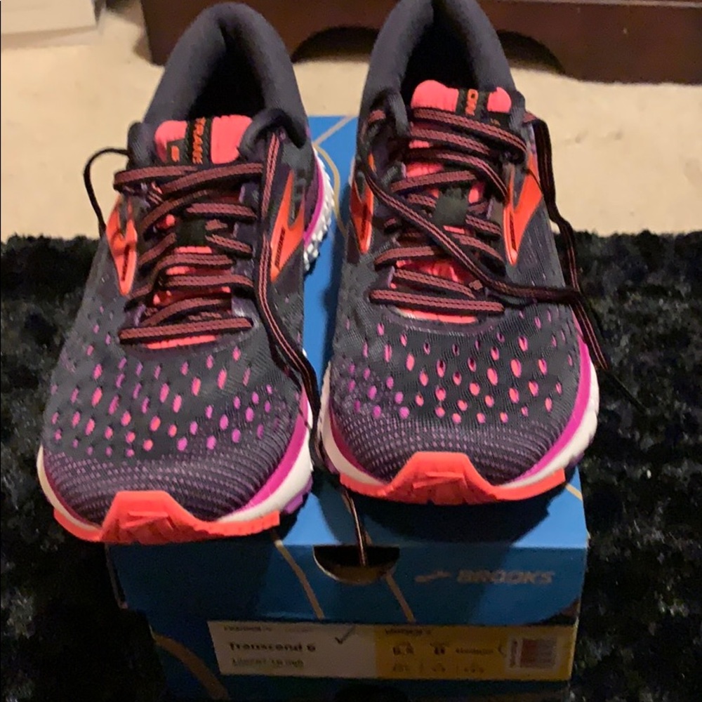 NEW Brooks Transcend 6 Runnings Sneakers